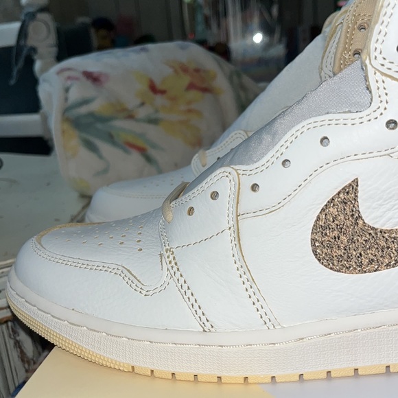 Nike Air Jordan 1 High OG Craft Sail/Pale Vanilla/Black Mens size 12 New (2023) - Picture 4 of 17